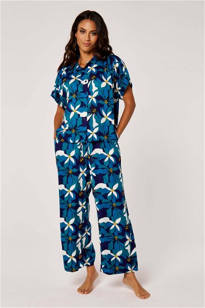 Tranquil Flower-Printed Two-Piece Pajama Set product image