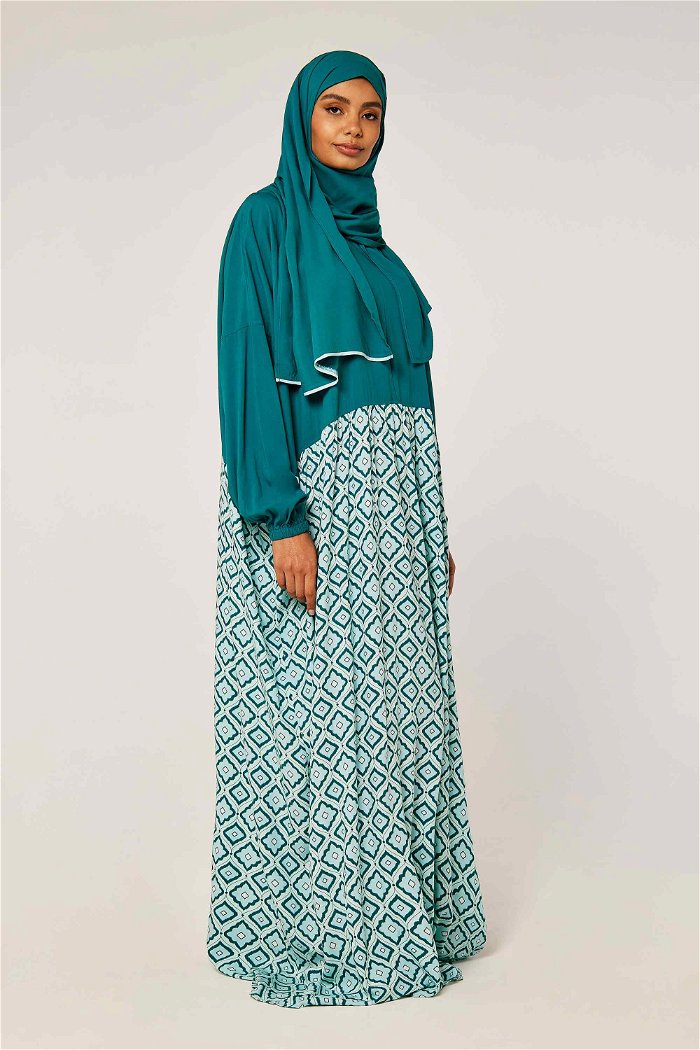 Printed Zippered Prayer Dress with Matching Veil product image 2