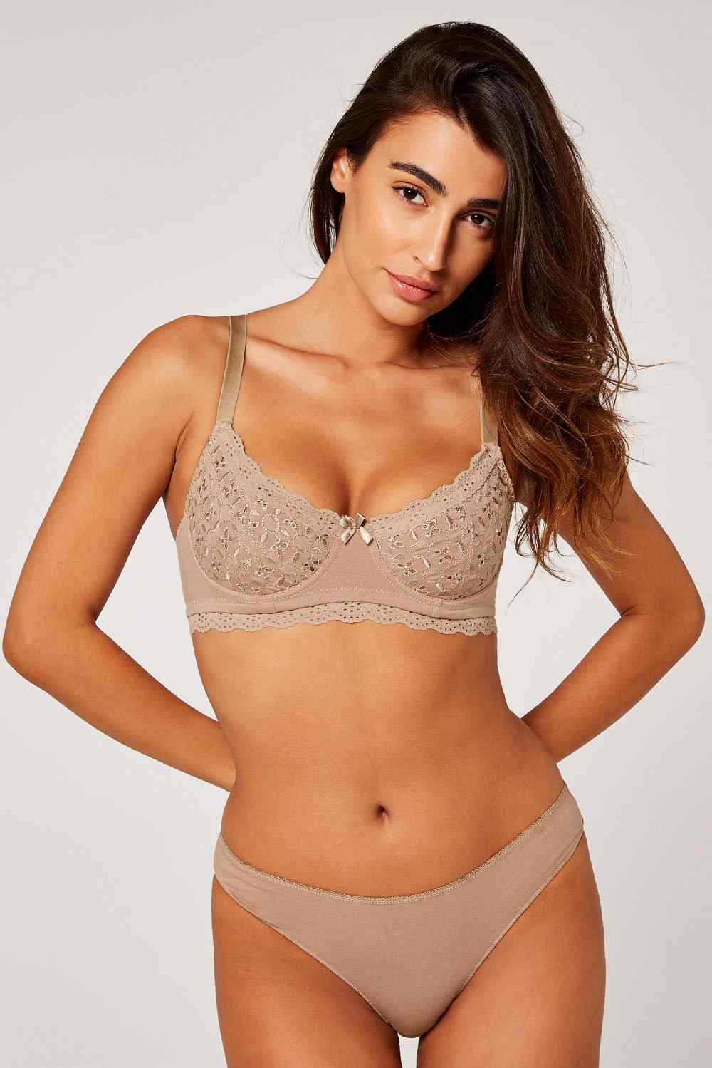 

سروال داخلي مخفي كلاسيك