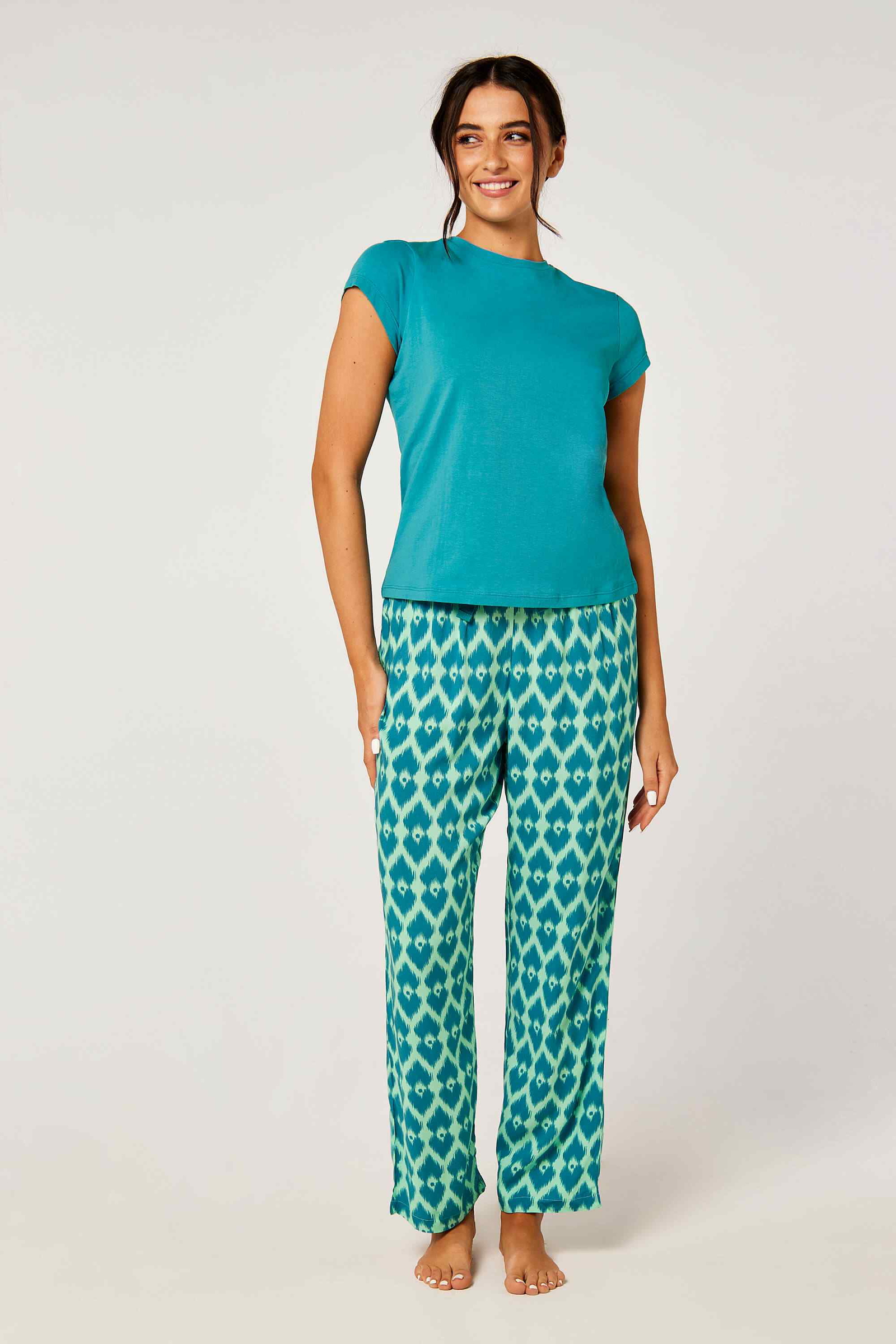 

مجموعة بيجاما مريحة مكونة من قطعتين