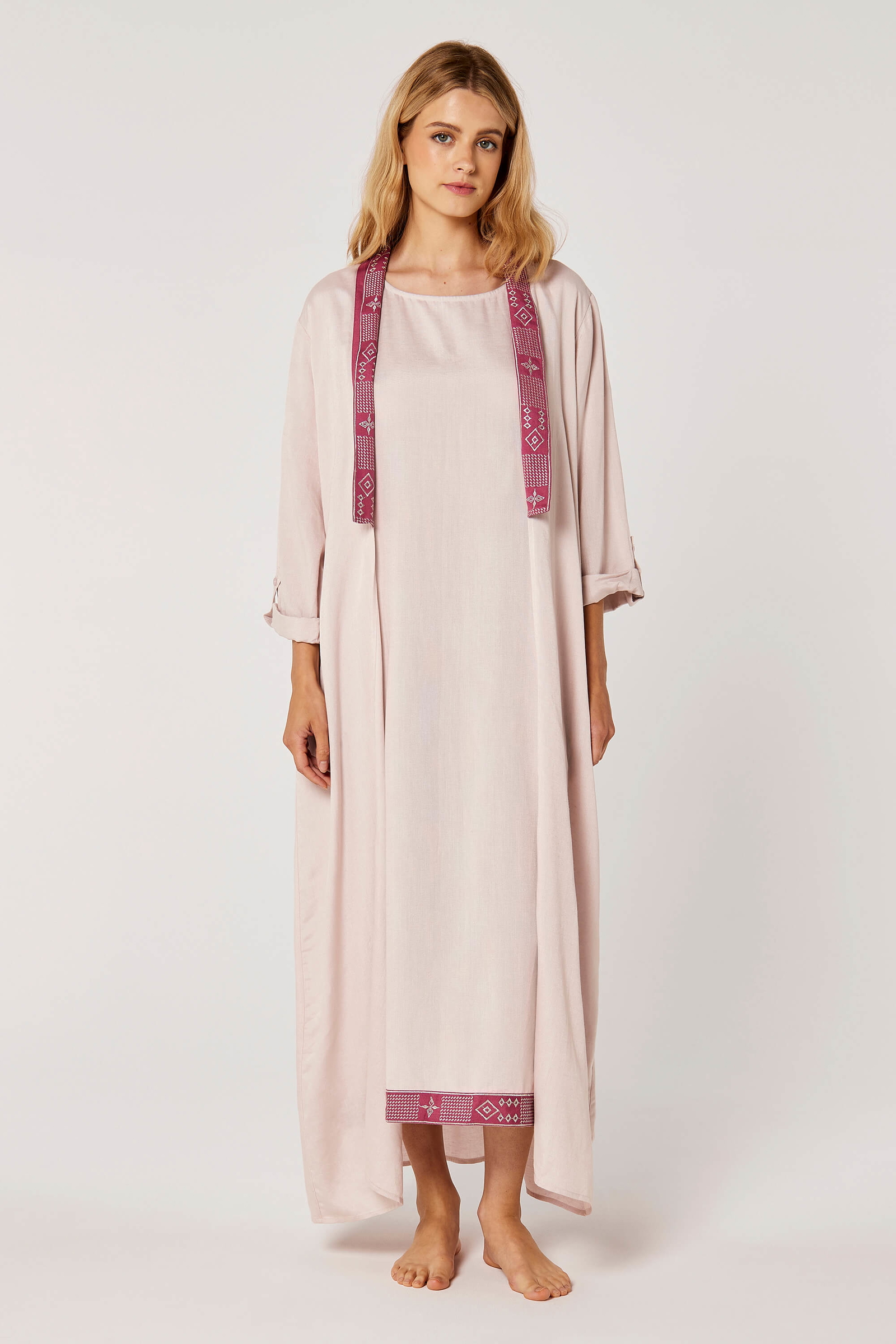 

طقم فستان وروب