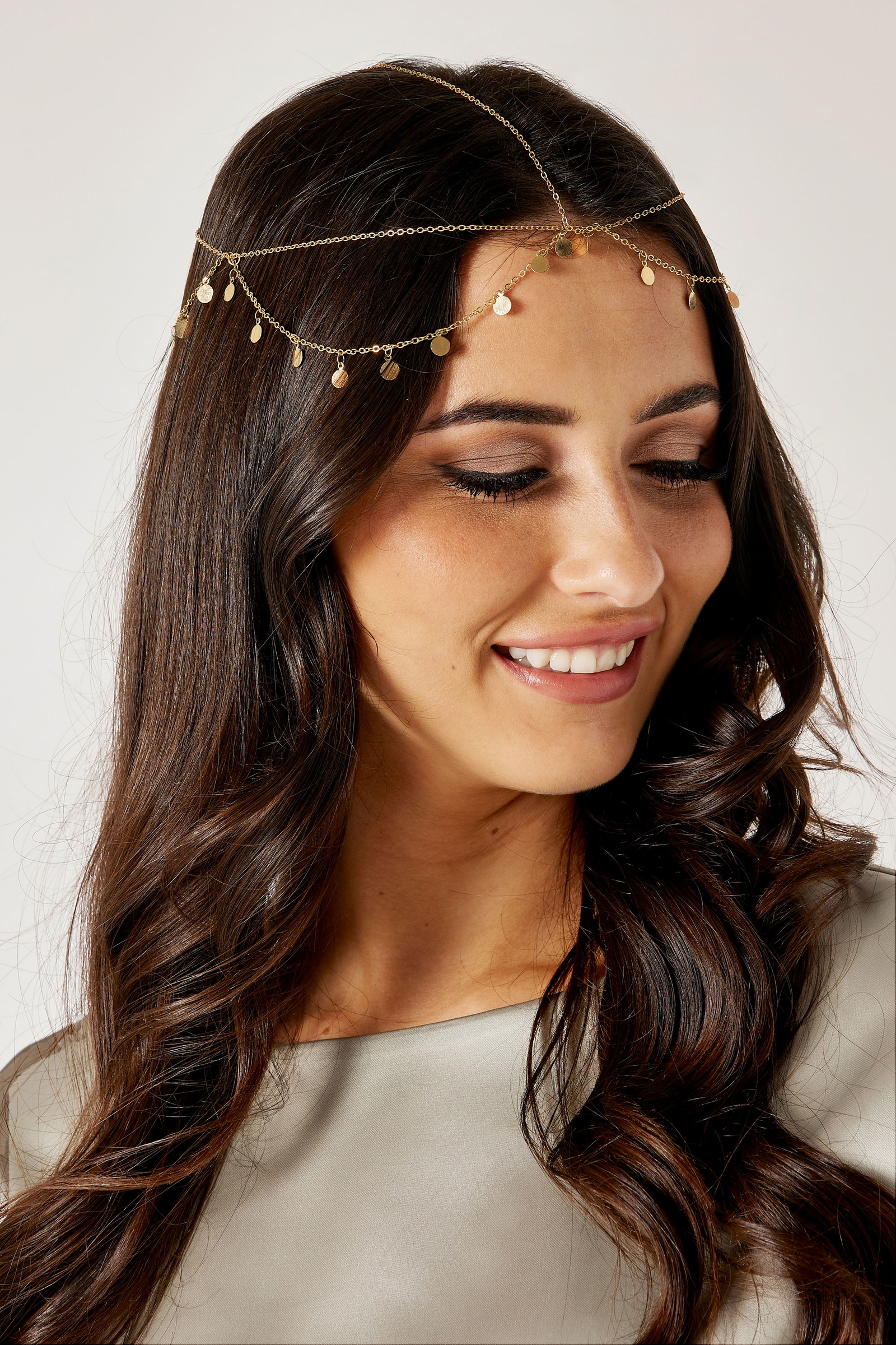 

ربطة شعر بسلسلة ذهبية
