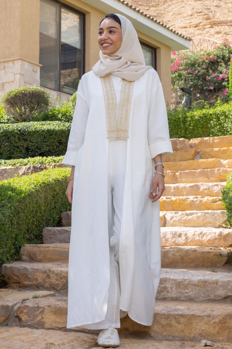 

كيمونو بياقة من الدانتيل